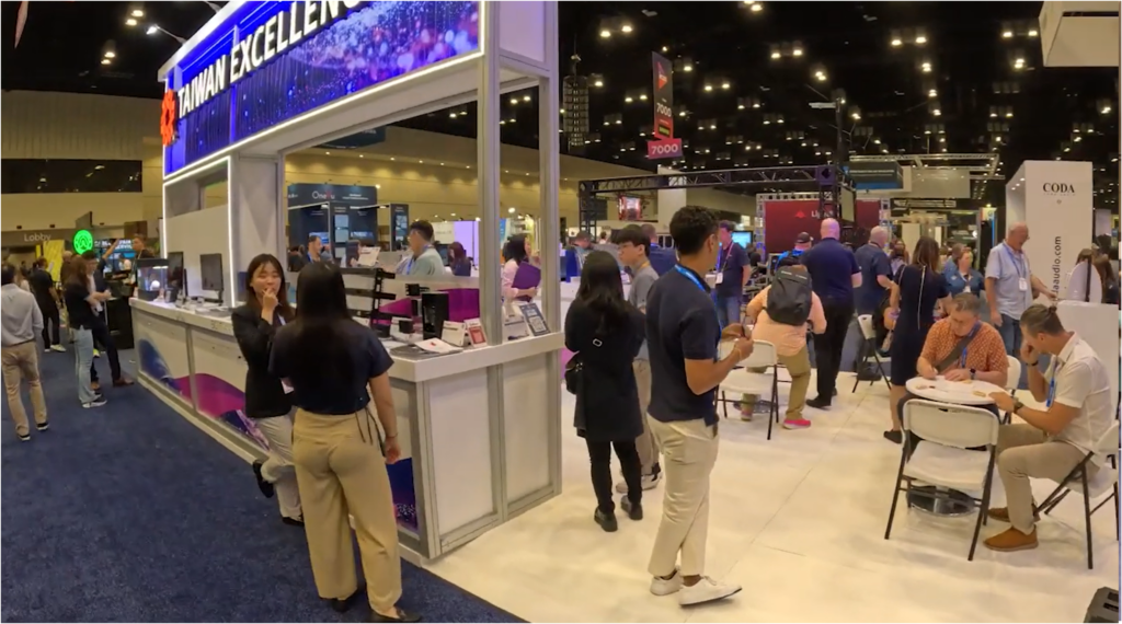 trade show attendees and exhibitors at Infocomm 2025